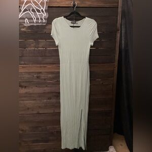 PrettyLittleThing Light Green Short Sleeve Maxi Dress